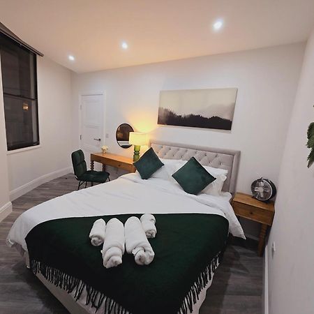 Abbey Corner By Nivaas Apartment เรดดิ้ง ภายนอก รูปภาพ