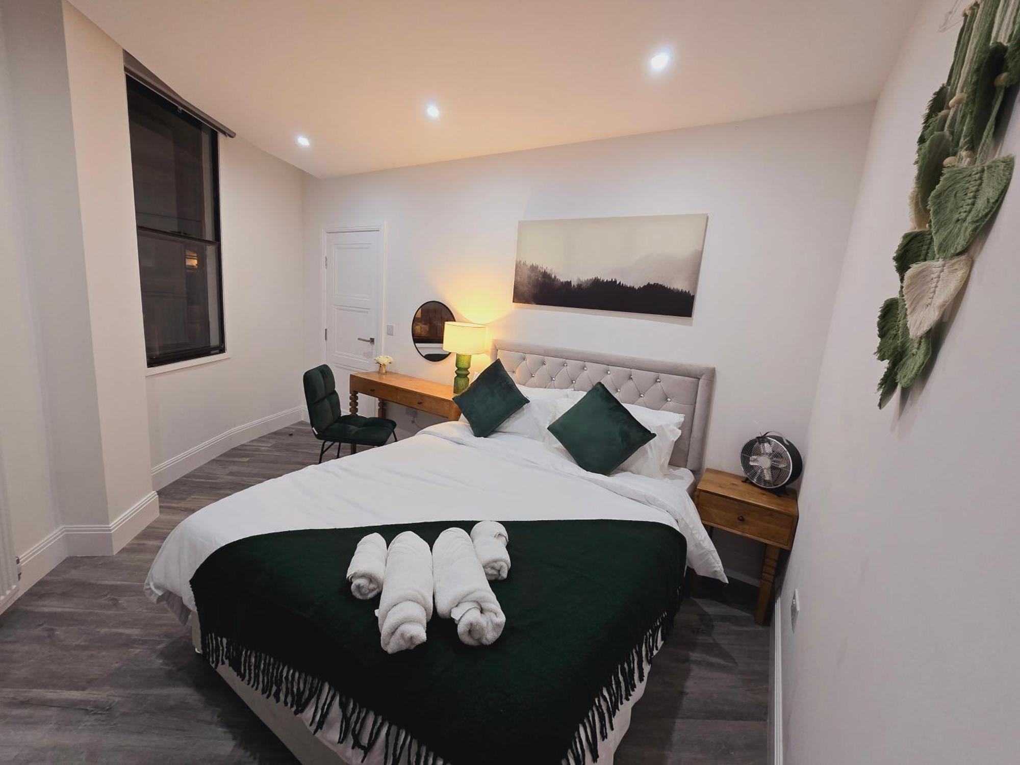 Abbey Corner By Nivaas Apartment เรดดิ้ง ภายนอก รูปภาพ