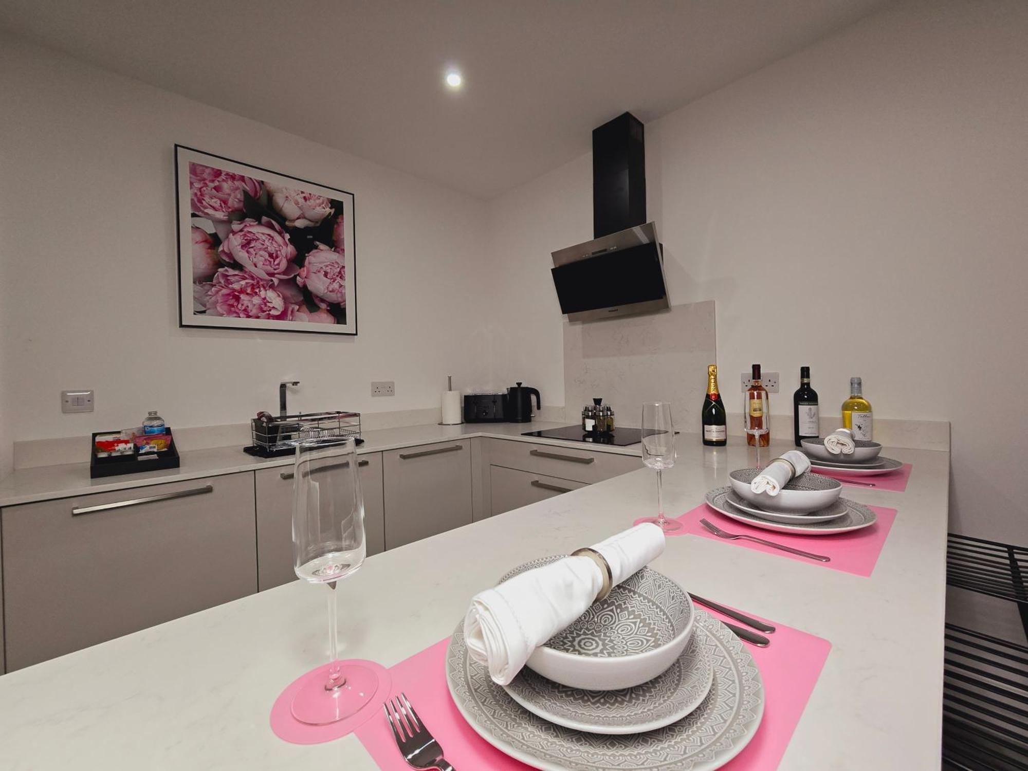 Abbey Corner By Nivaas Apartment เรดดิ้ง ภายนอก รูปภาพ