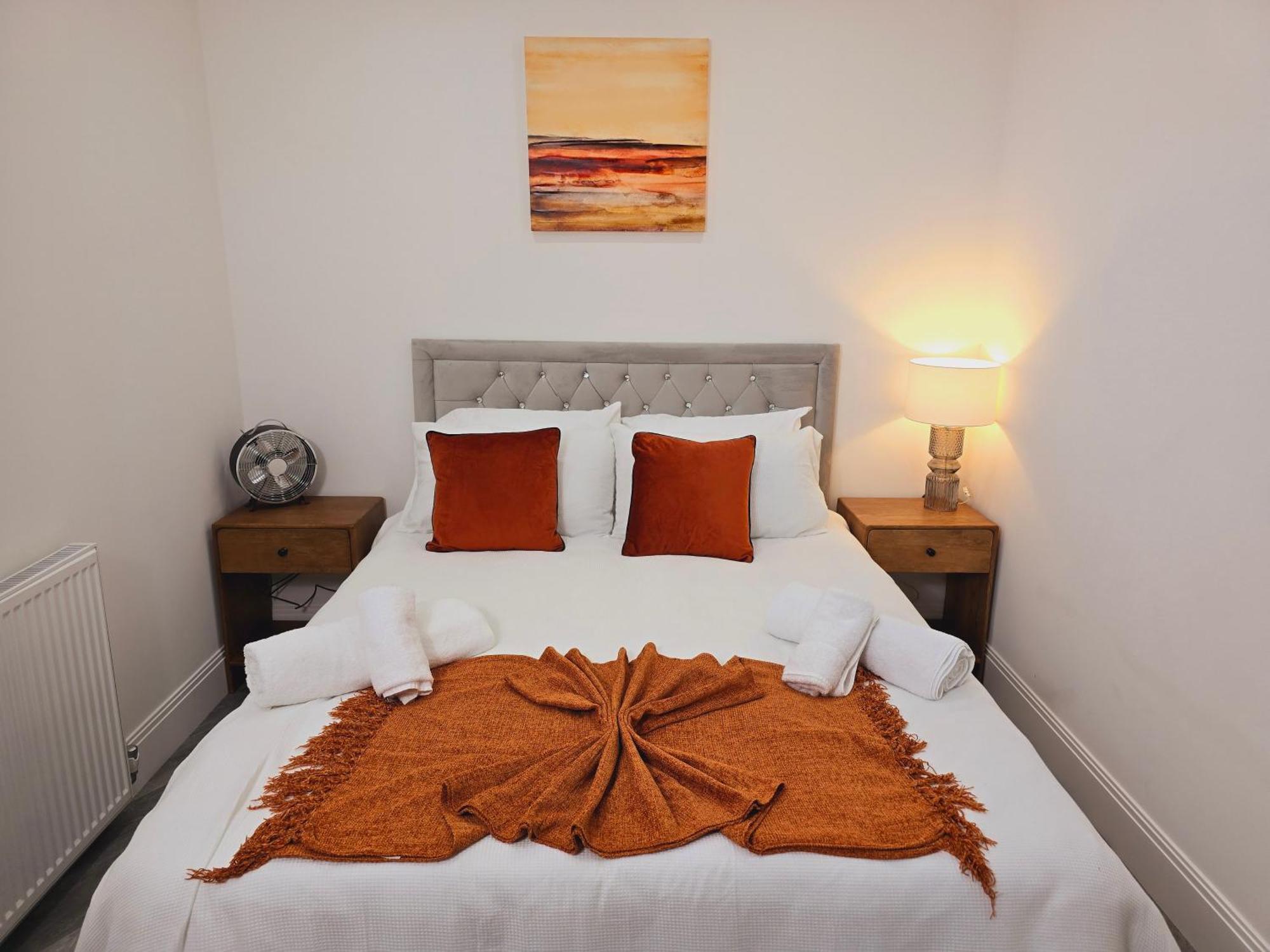 Abbey Corner By Nivaas Apartment เรดดิ้ง ภายนอก รูปภาพ