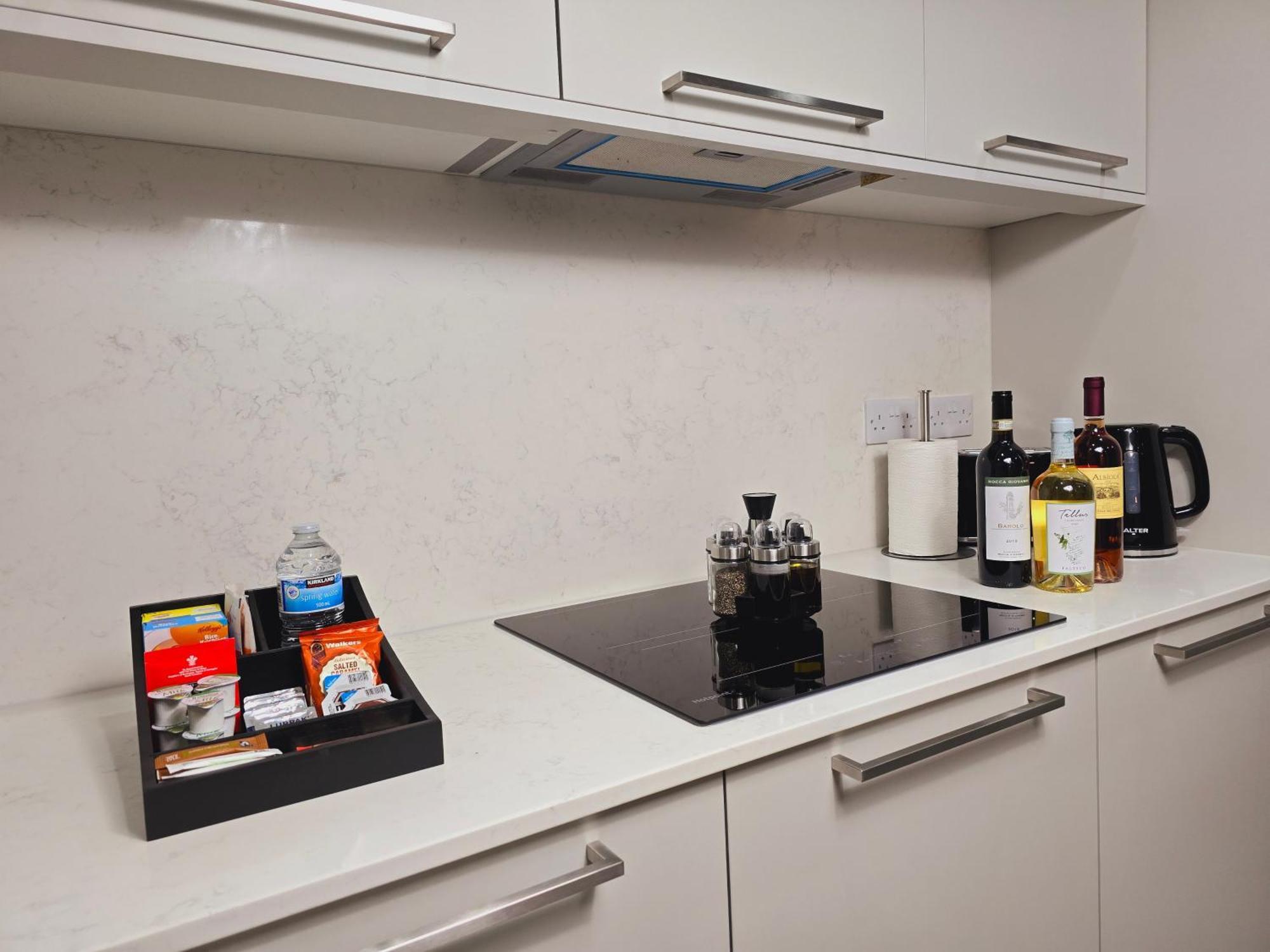 Abbey Corner By Nivaas Apartment เรดดิ้ง ภายนอก รูปภาพ