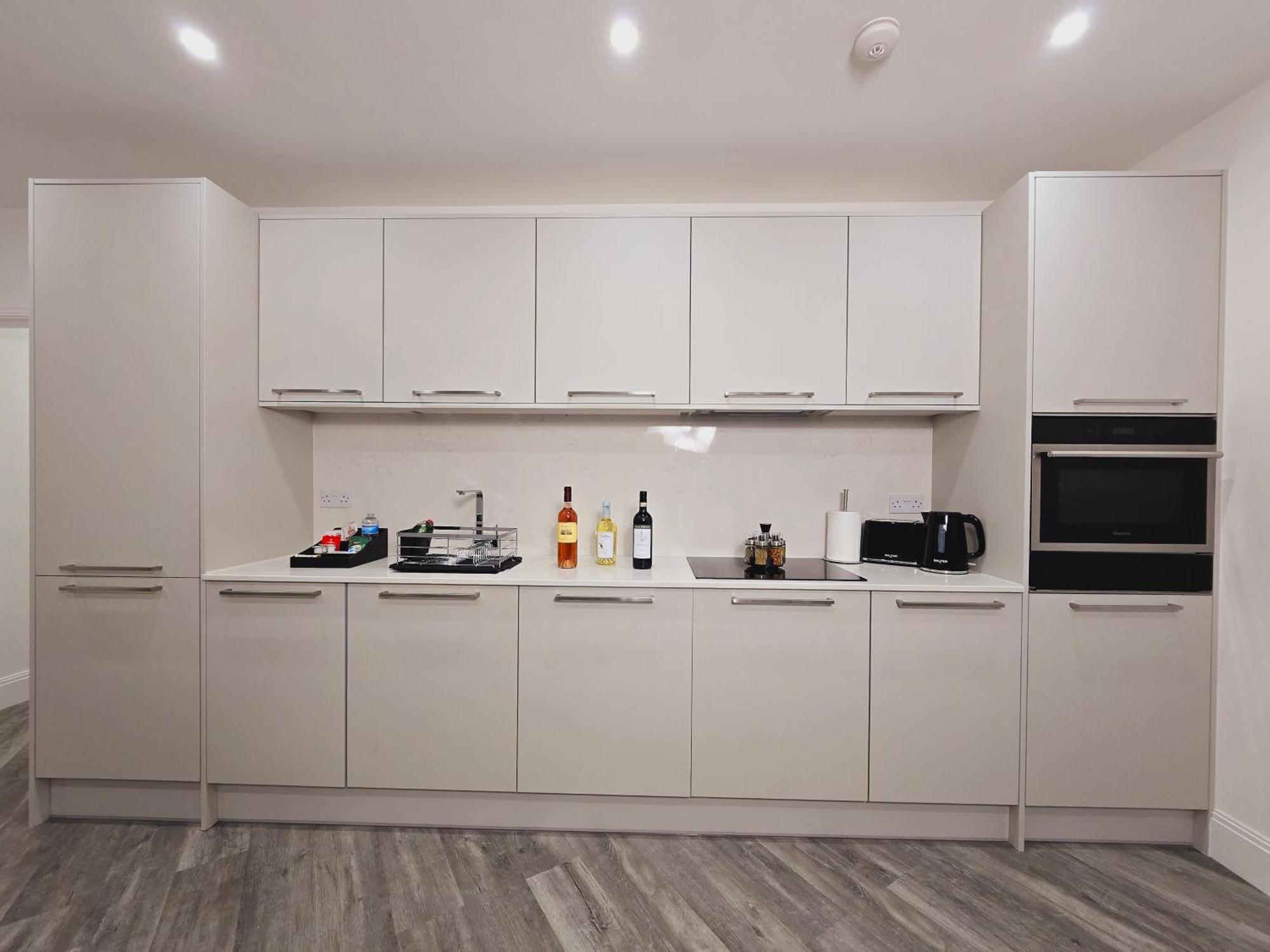 Abbey Corner By Nivaas Apartment เรดดิ้ง ภายนอก รูปภาพ