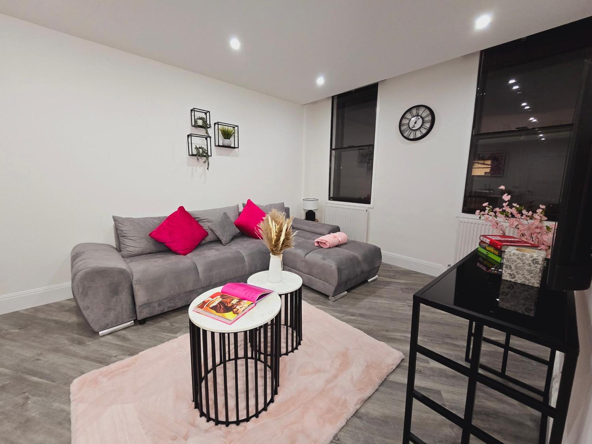 Abbey Corner By Nivaas Apartment เรดดิ้ง ภายนอก รูปภาพ