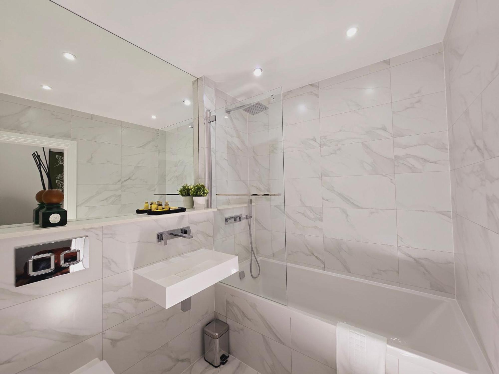 Abbey Corner By Nivaas Apartment เรดดิ้ง ภายนอก รูปภาพ