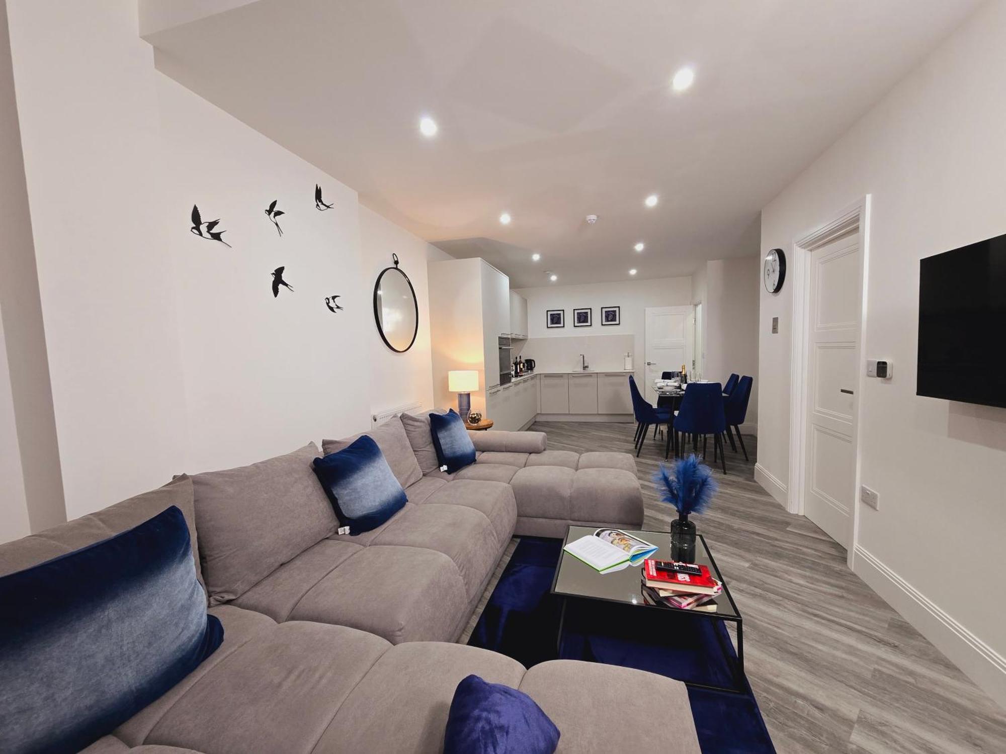 Abbey Corner By Nivaas Apartment เรดดิ้ง ภายนอก รูปภาพ