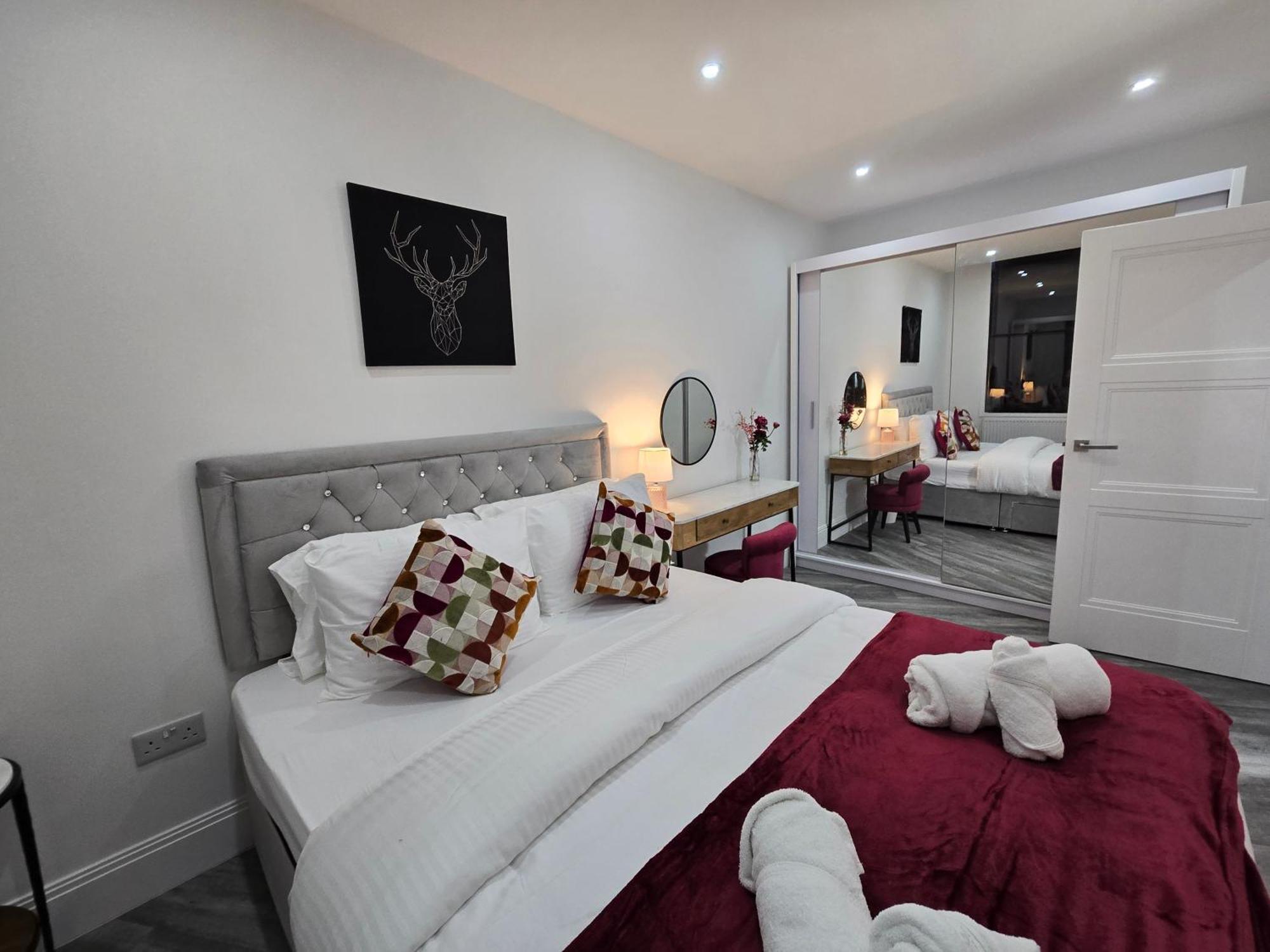 Abbey Corner By Nivaas Apartment เรดดิ้ง ภายนอก รูปภาพ